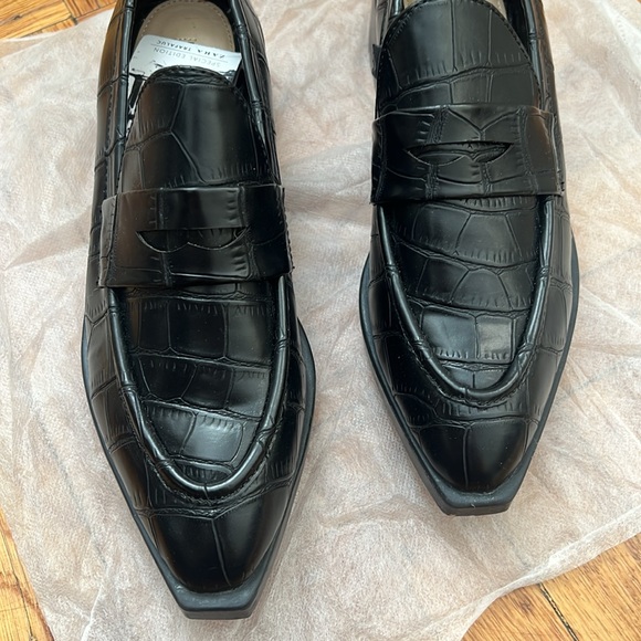 New Zara Women’s Black Chunky Sole Embossed Print Loafer, Size 39/ US 8 - Picture 3 of 5
